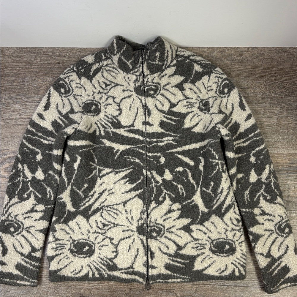600 West Bold Floral Knit Zip-Up Sweater Jacket – Gray & Cream